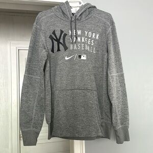 Men’s Nike Yankee sweatshirt